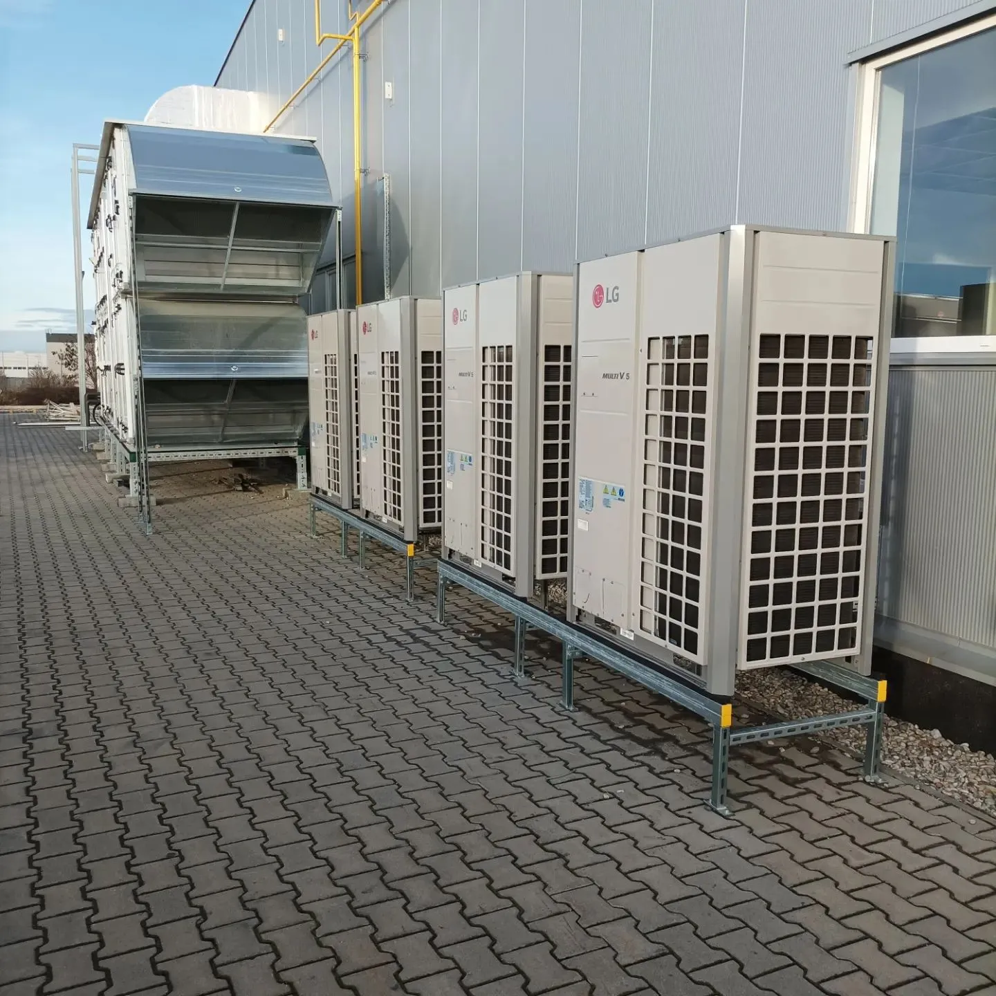 Klimaszerelési munka Győrben — 103. kép