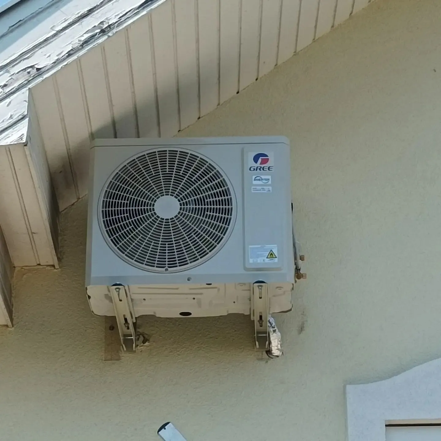 Klimaszerelési munka Győrben — 108. kép