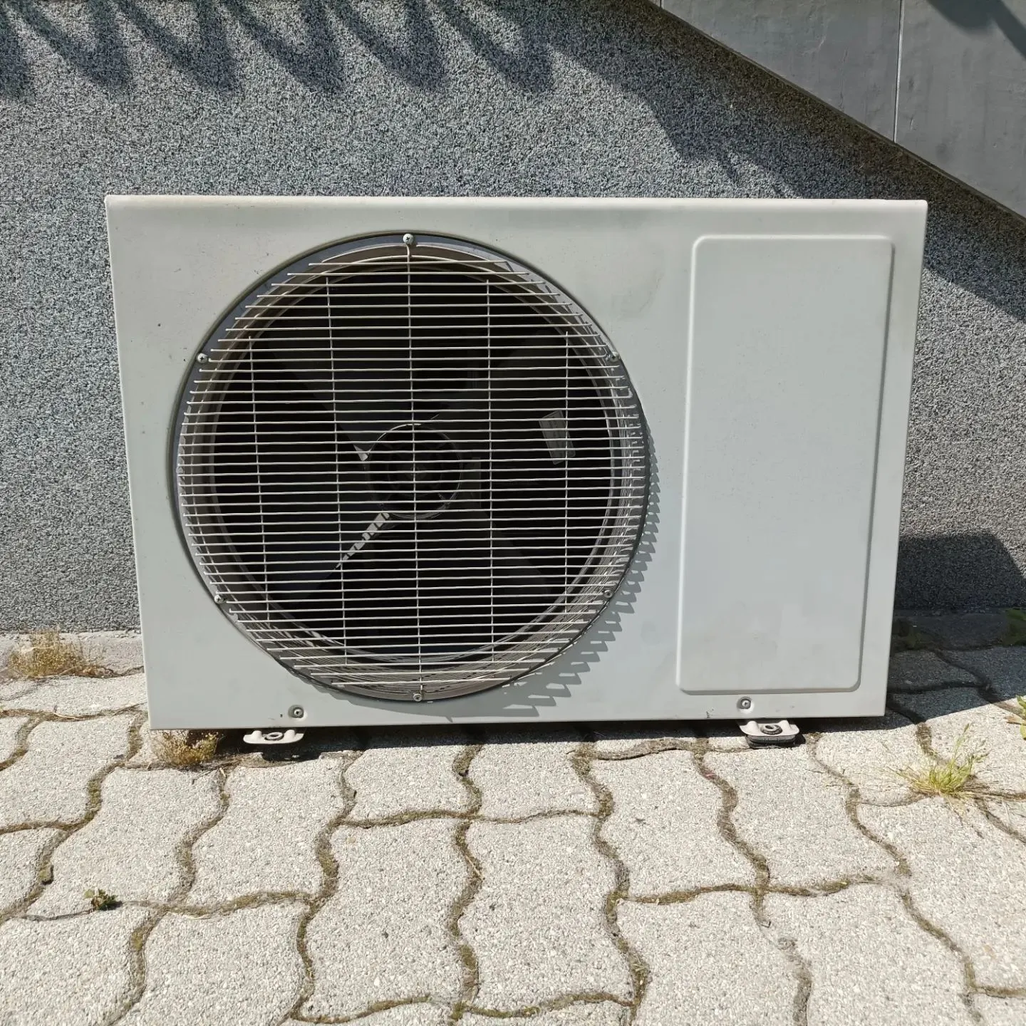 Klimaszerelési munka Győrben — 110. kép