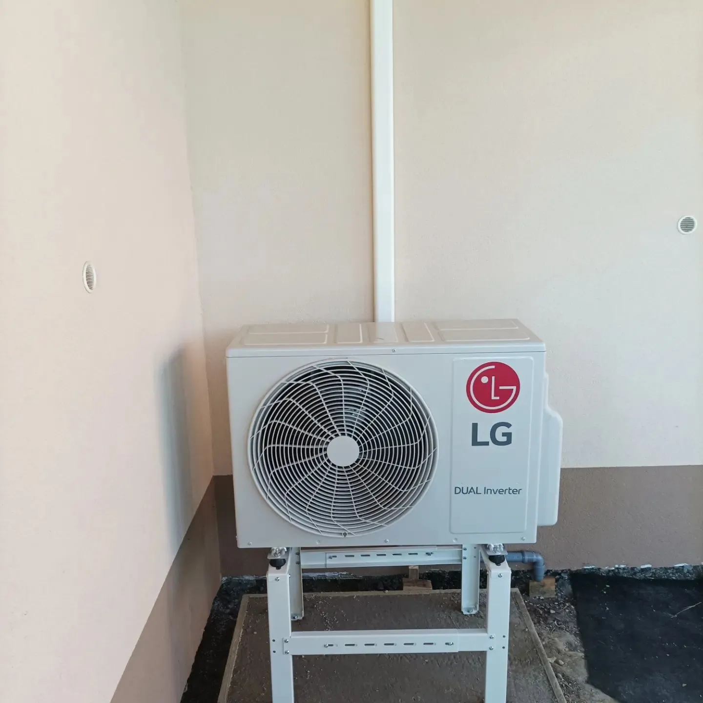 Klimaszerelési munka Győrben — 115. kép