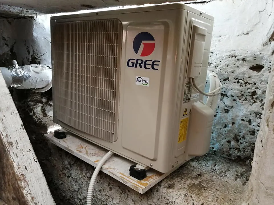 Klimaszerelési munka Győrben — 27. kép