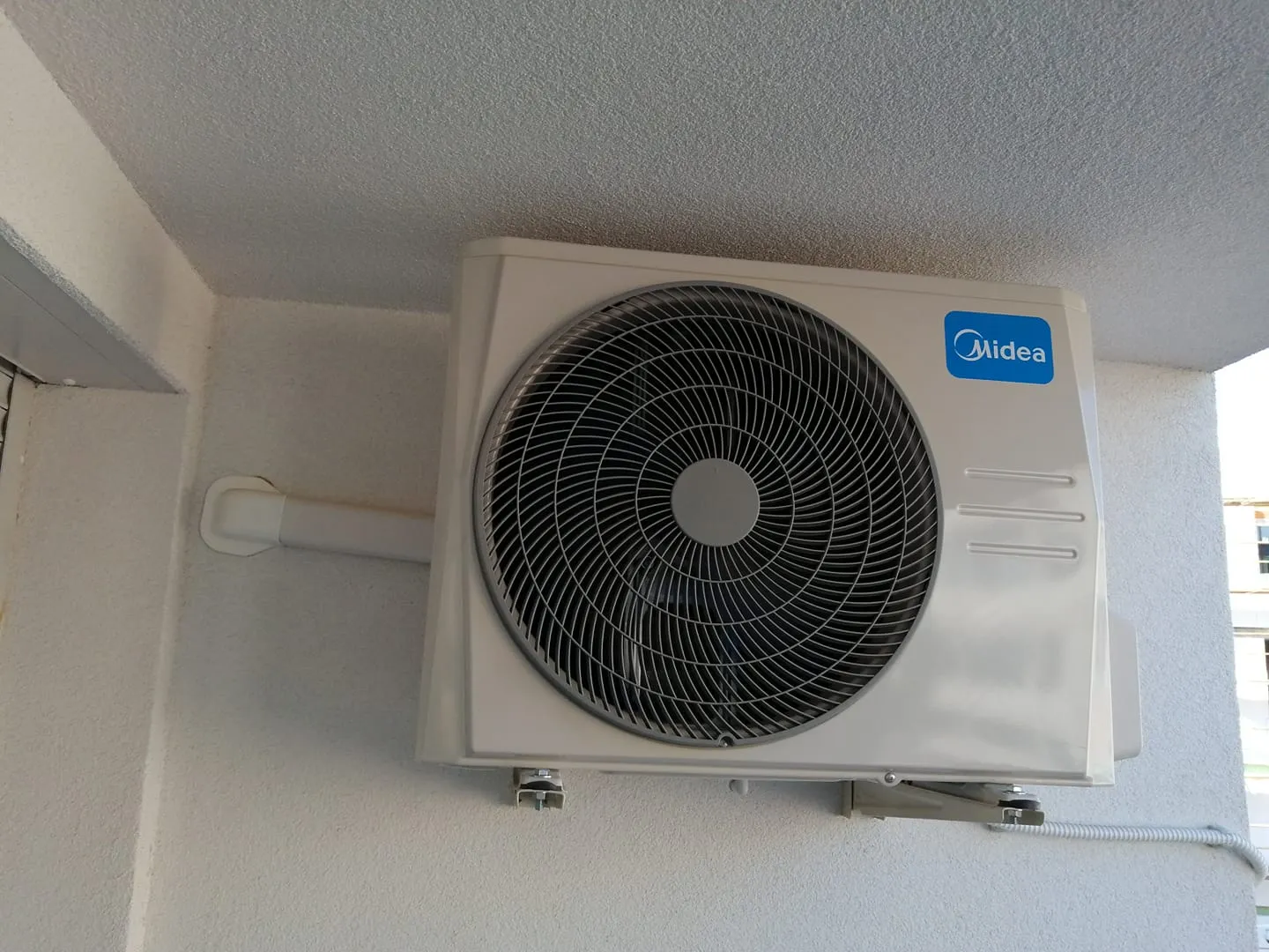 Klimaszerelési munka Győrben — 35. kép