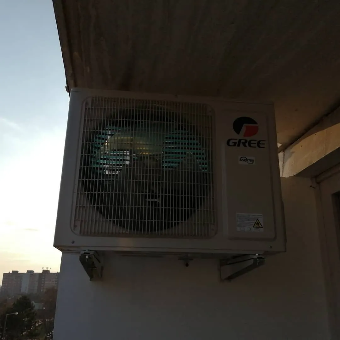 Klimaszerelési munka Győrben — 71. kép