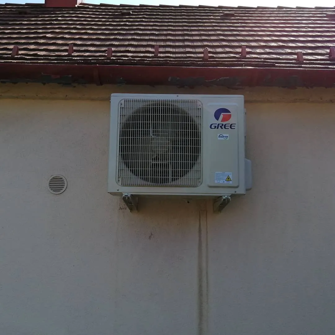 Klimaszerelési munka Győrben — 77. kép